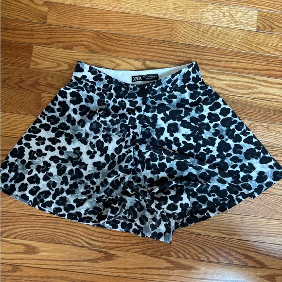 ZARA snow leopard print SKORT - Picture 3 of 6